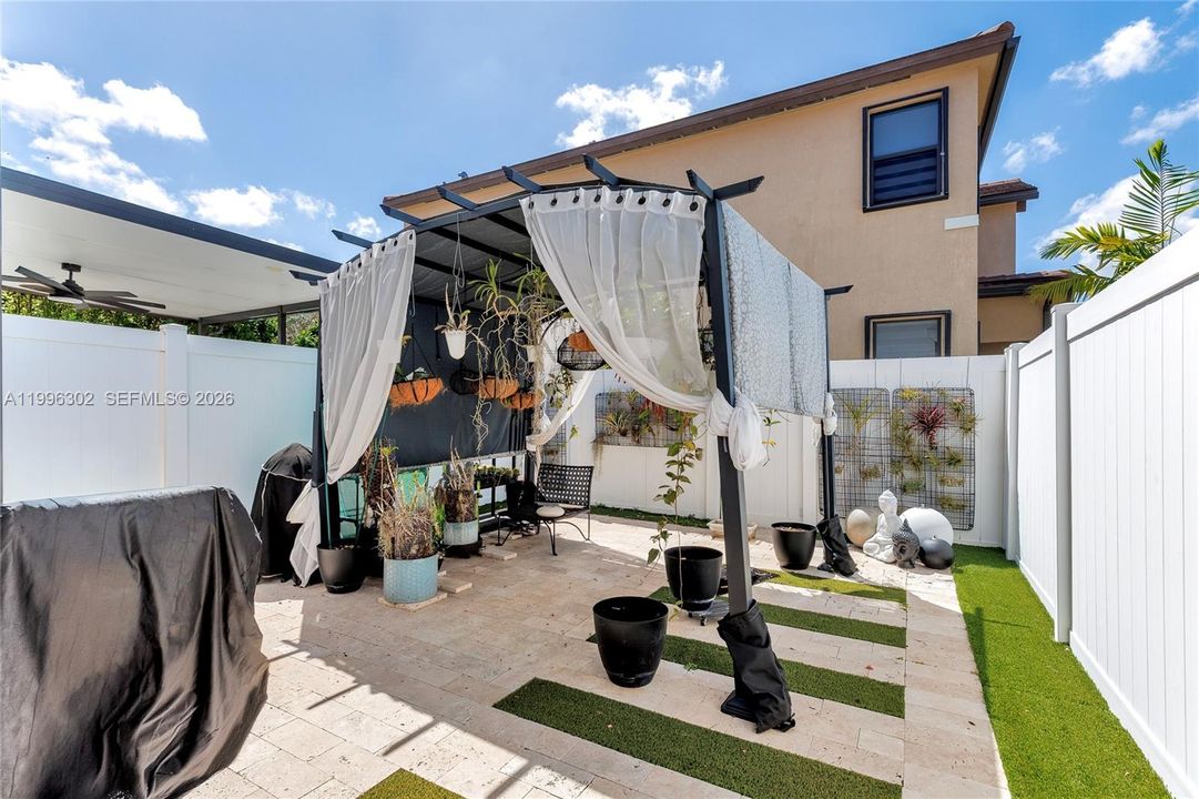 For Sale: $445,000 (2 beds, 2 baths, 1441 Square Feet)