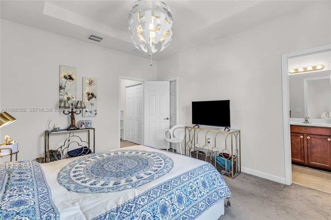 For Sale: $445,000 (2 beds, 2 baths, 1441 Square Feet)