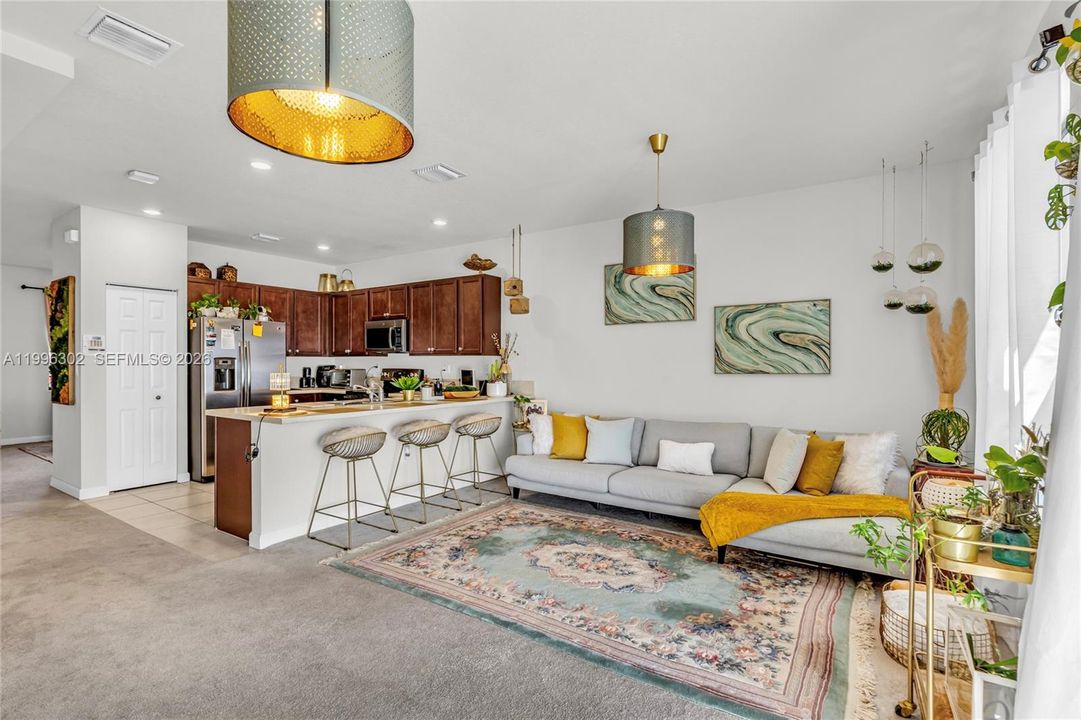 For Sale: $445,000 (2 beds, 2 baths, 1441 Square Feet)