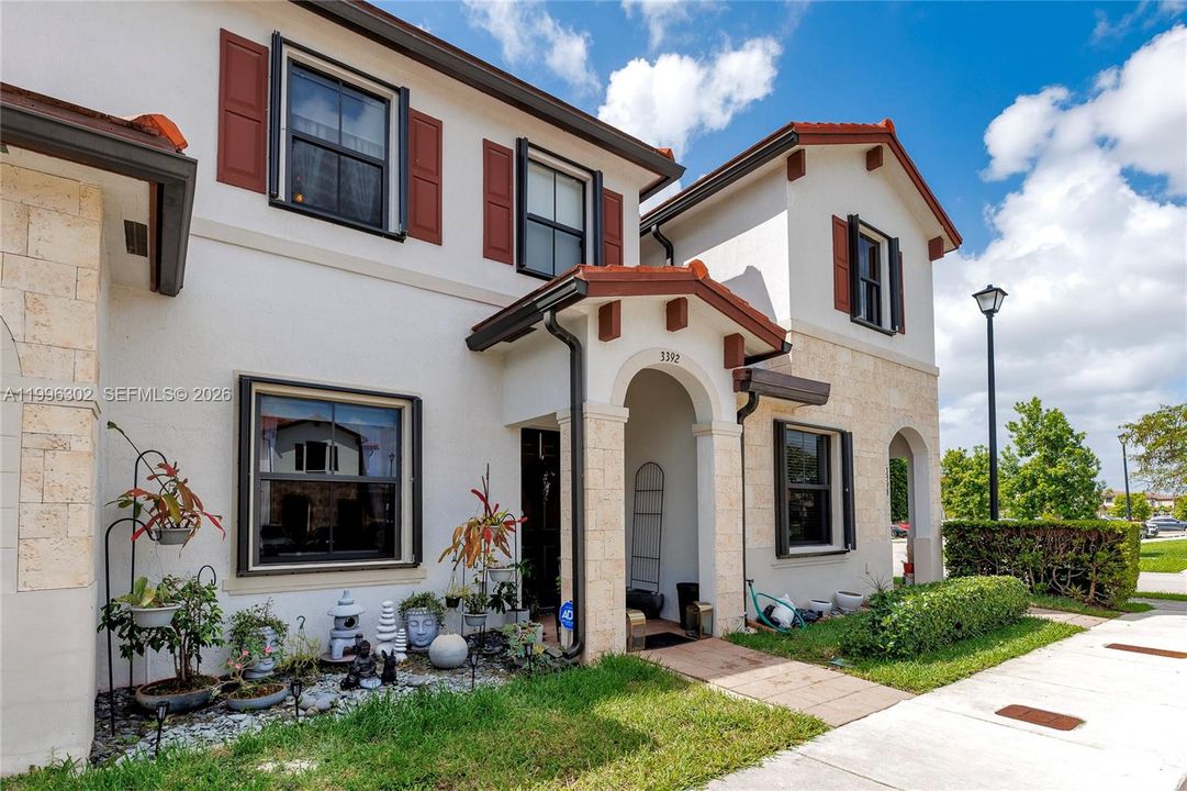 For Sale: $445,000 (2 beds, 2 baths, 1441 Square Feet)