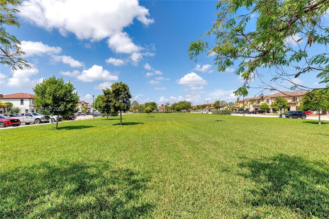 For Sale: $445,000 (2 beds, 2 baths, 1441 Square Feet)