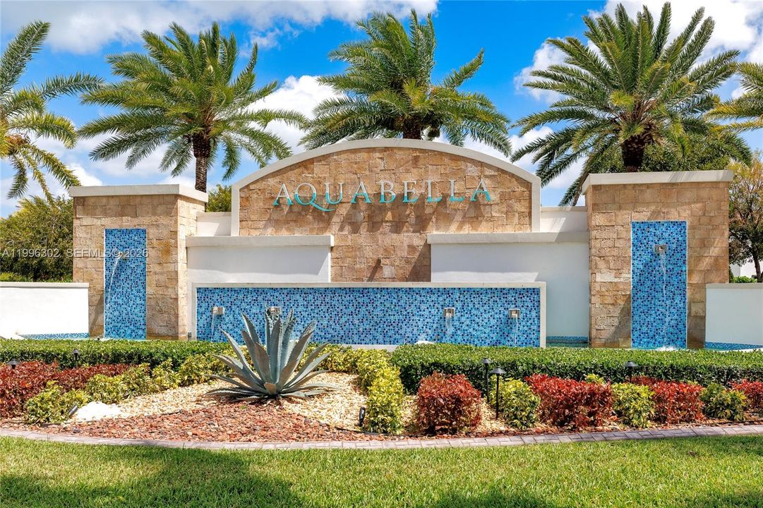 For Sale: $445,000 (2 beds, 2 baths, 1441 Square Feet)