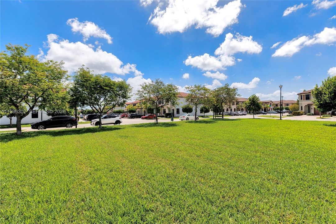 For Sale: $445,000 (2 beds, 2 baths, 1441 Square Feet)