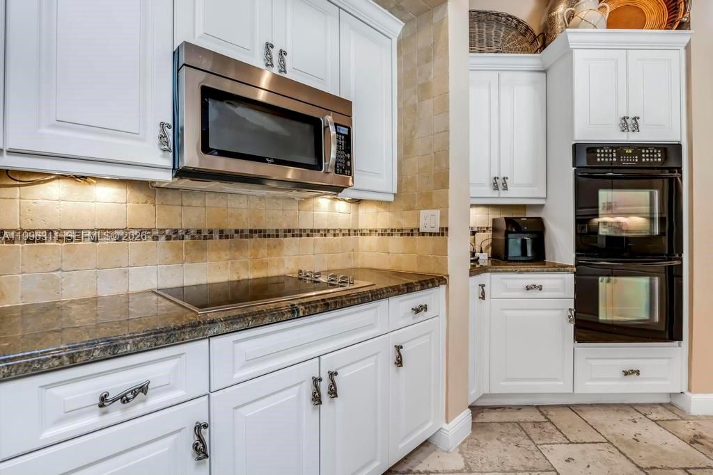 На продажу: $1,799,000 (6 спален, 5 ванн, 3964 Квадратных фут)