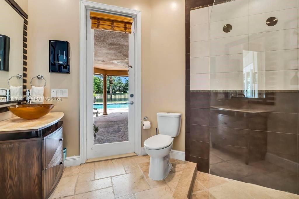 На продажу: $1,799,000 (6 спален, 5 ванн, 3964 Квадратных фут)