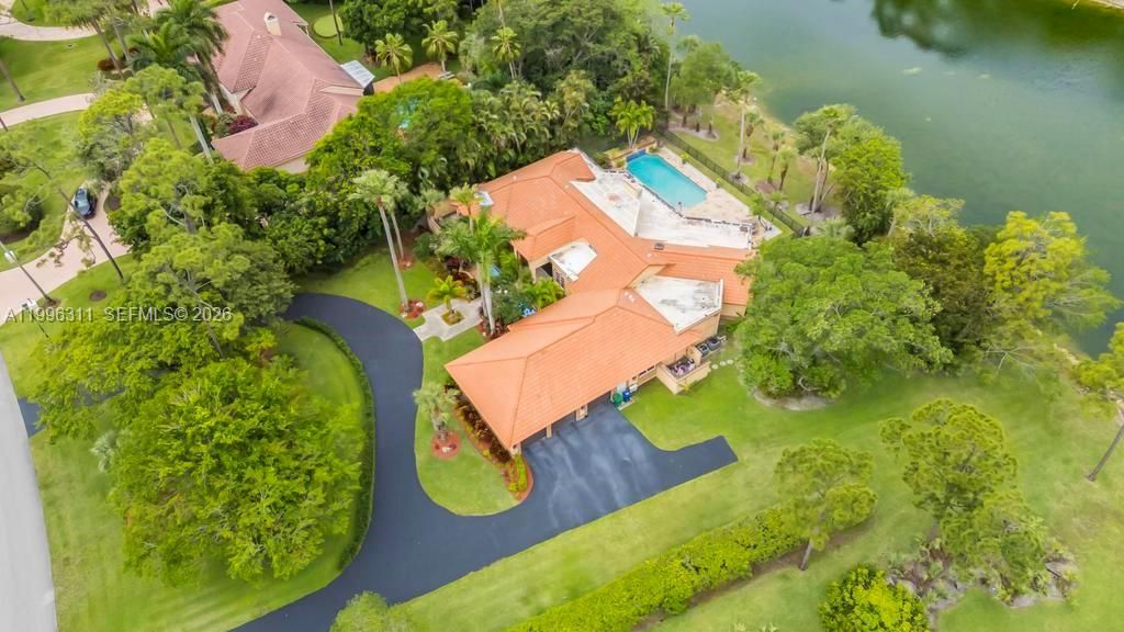 На продажу: $1,799,000 (6 спален, 5 ванн, 3964 Квадратных фут)