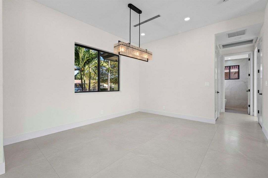 13 Dining Room 02