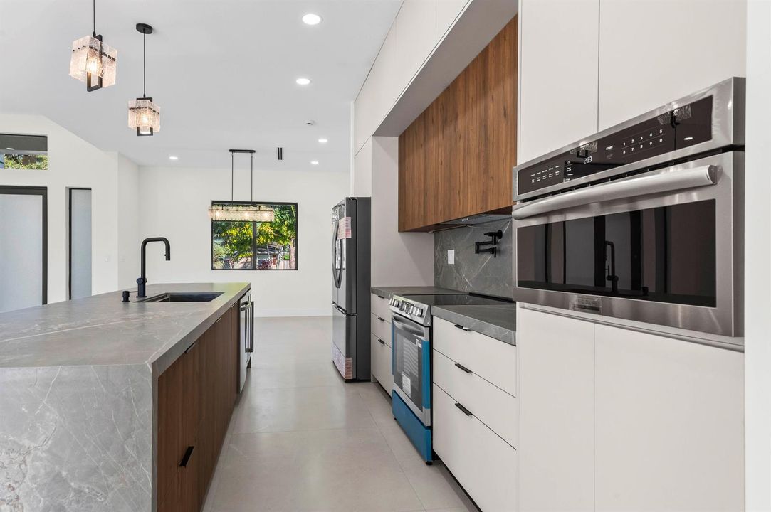 09 Kitchen 03
