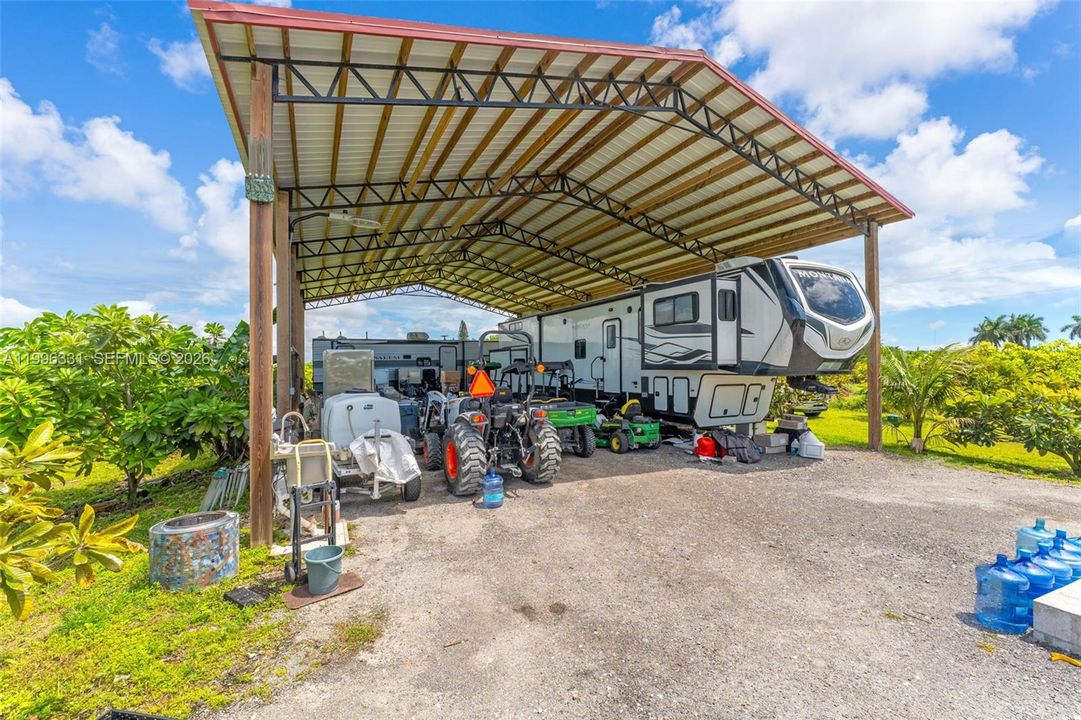 POLE BARN W 220 WASH DRYER ON LISTED PPARCEL