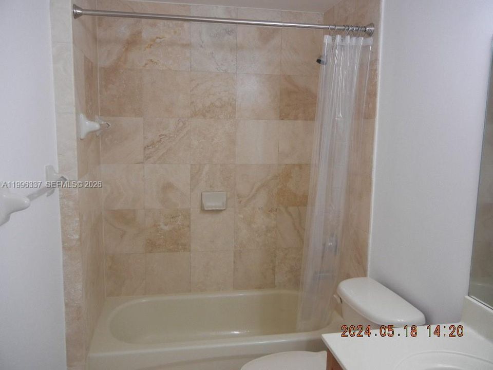 Recientemente alquilado: $2,500 (2 camas, 2 baños, 920 Pies cuadrados)