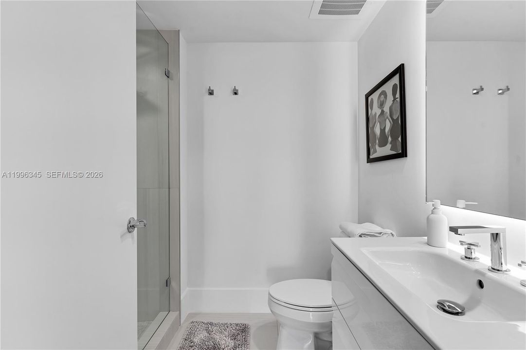 For Rent: $18,500 (3 beds, 3 baths, 2065 Square Feet)