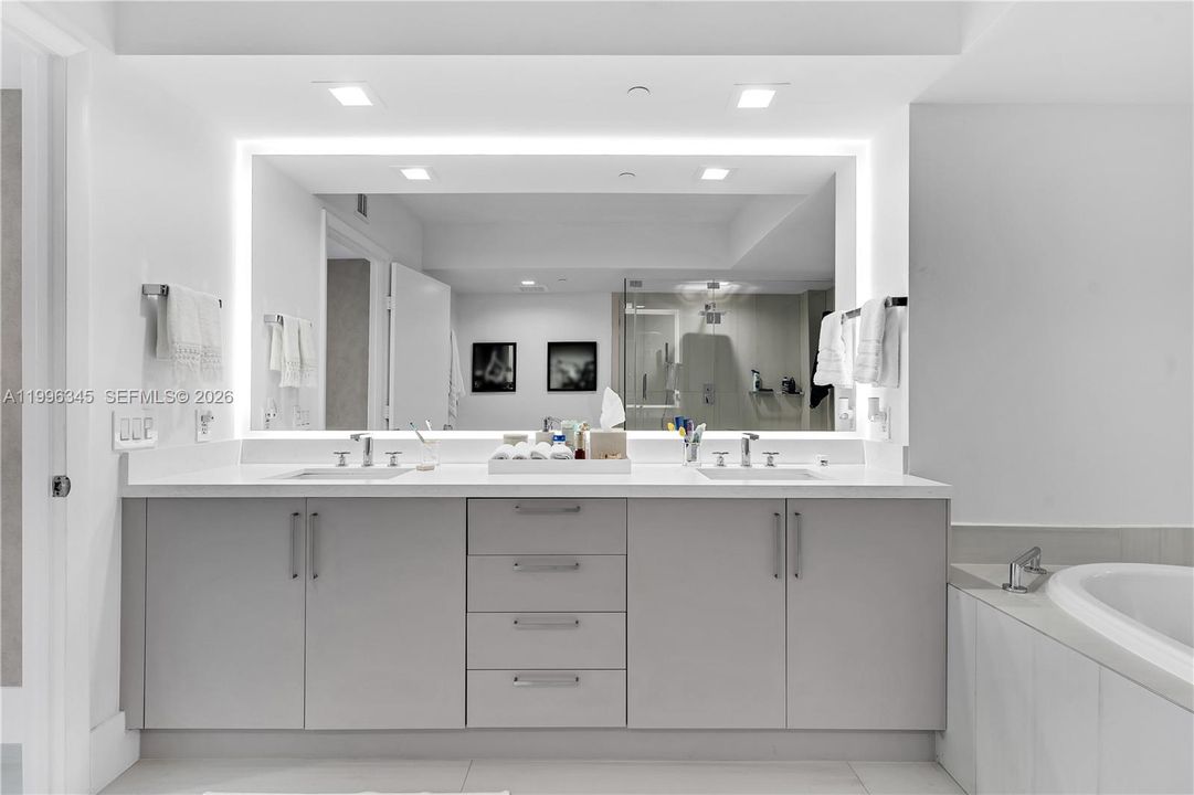 For Rent: $18,500 (3 beds, 3 baths, 2065 Square Feet)