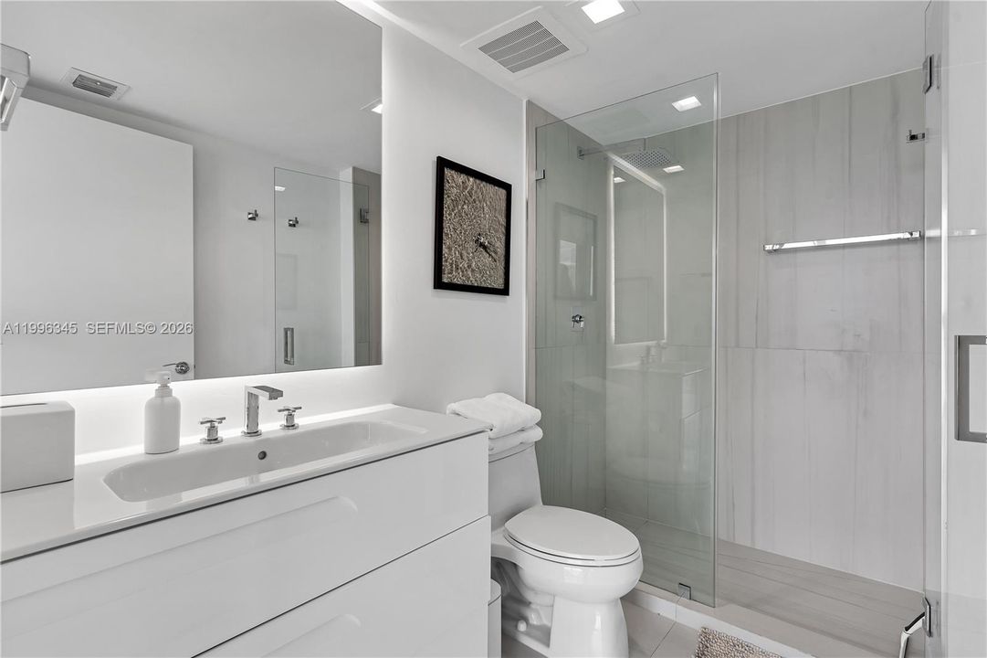 For Rent: $18,500 (3 beds, 3 baths, 2065 Square Feet)