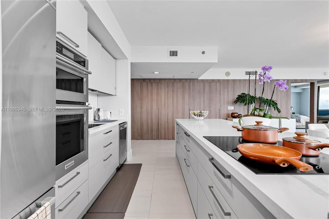 For Rent: $18,500 (3 beds, 3 baths, 2065 Square Feet)