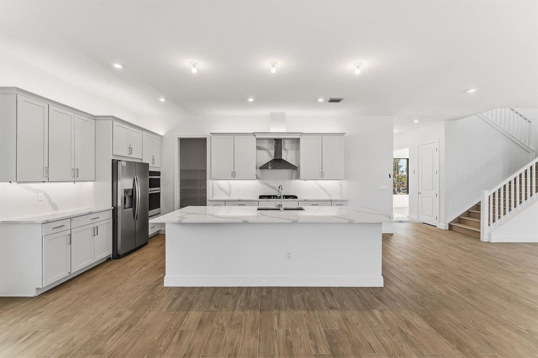 US_SEF_BELLIS_LOT 179_KITCHEN