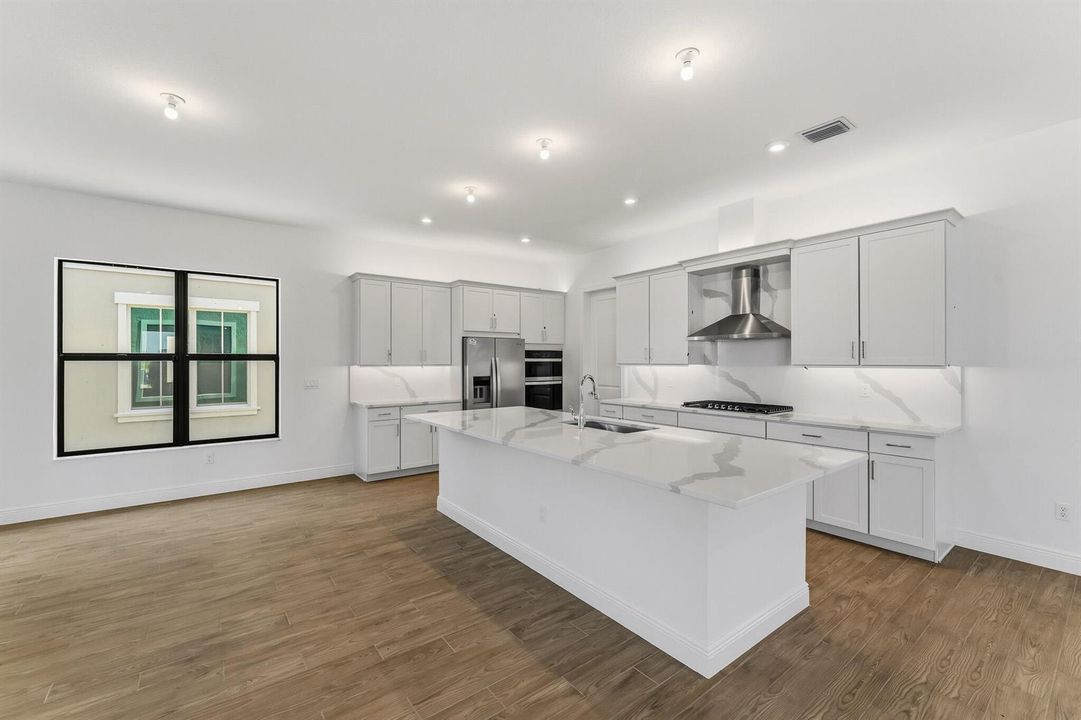 US_SEF_BELLIS_LOT 179_KITCHEN 2