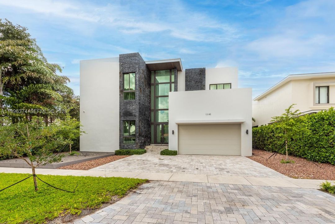 For Sale: $5,950,000 (8 beds, 8 baths, 4673 Square Feet)