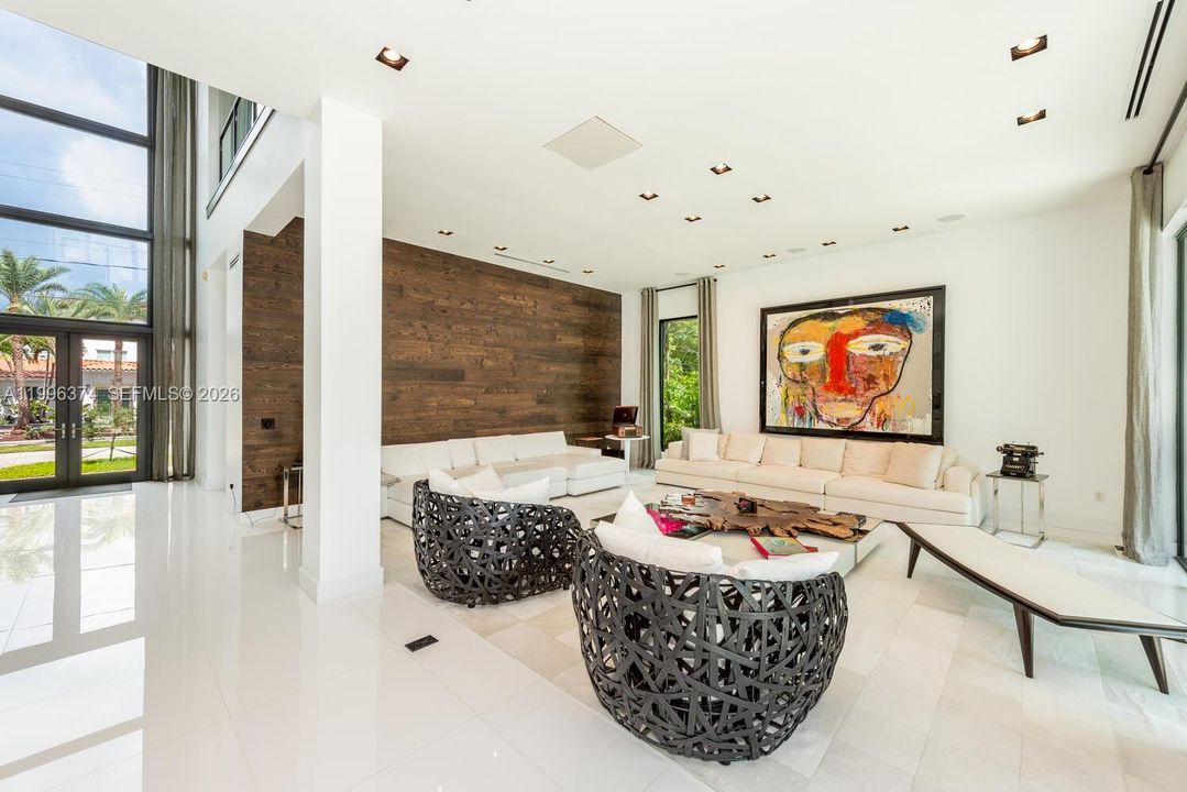 For Sale: $5,950,000 (8 beds, 8 baths, 4673 Square Feet)