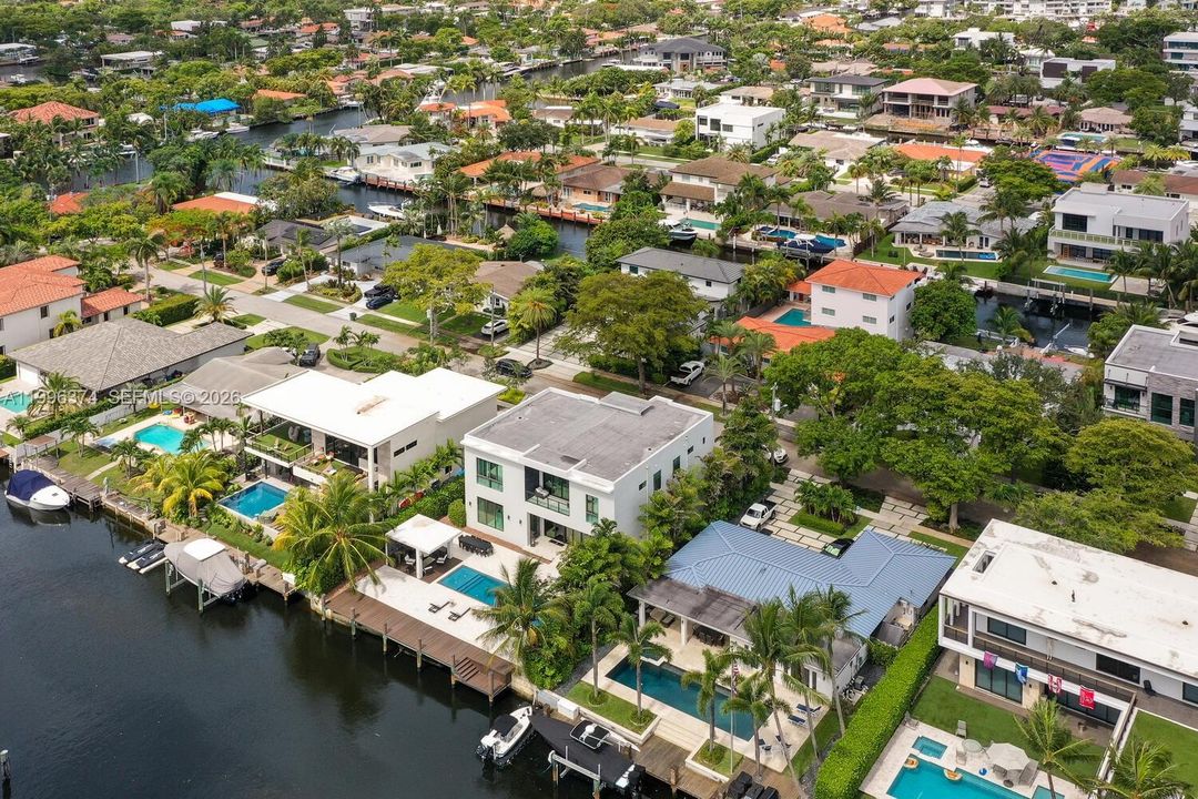 For Sale: $5,950,000 (8 beds, 8 baths, 4673 Square Feet)