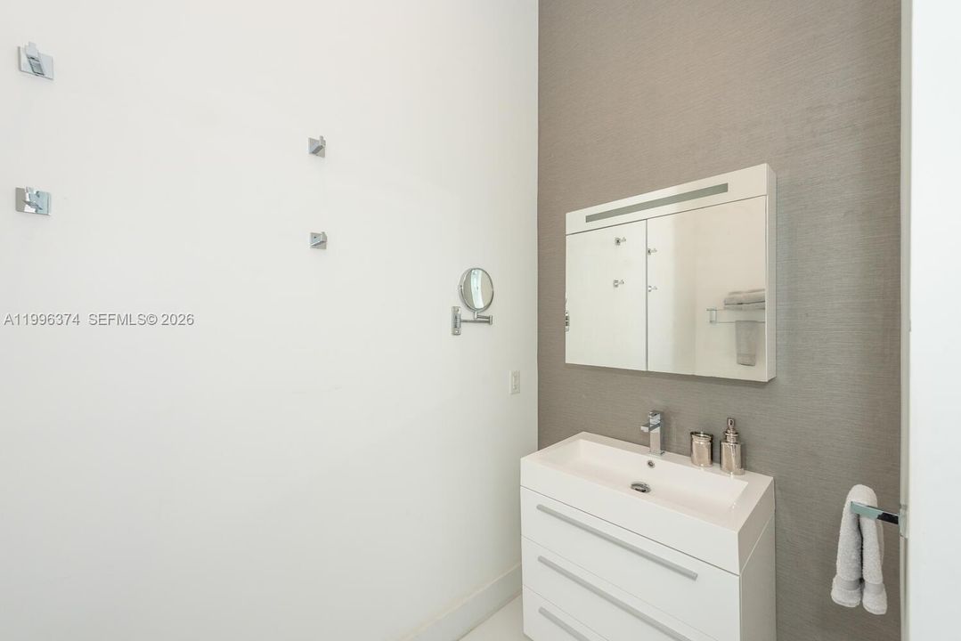 For Sale: $5,950,000 (8 beds, 8 baths, 4673 Square Feet)