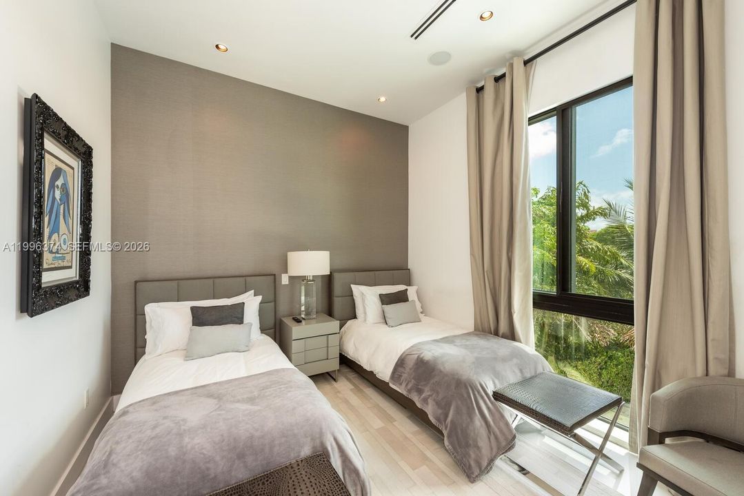 For Sale: $5,950,000 (8 beds, 8 baths, 4673 Square Feet)