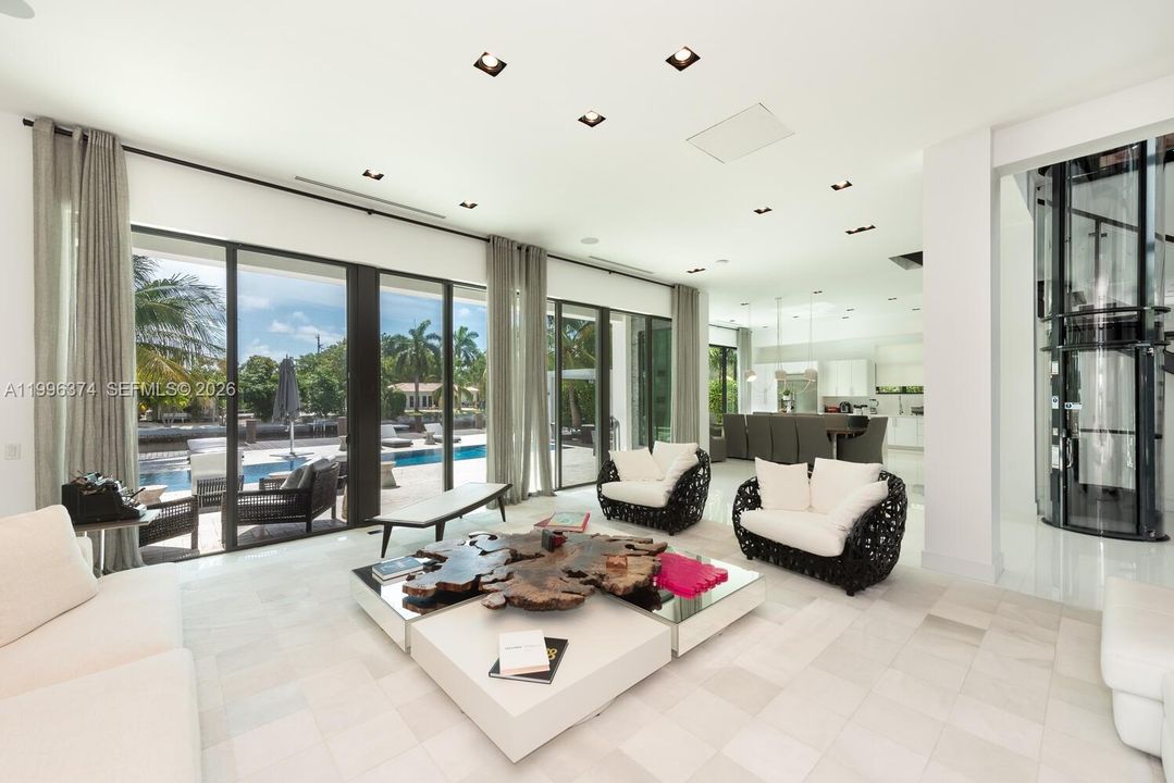 For Sale: $5,950,000 (8 beds, 8 baths, 4673 Square Feet)