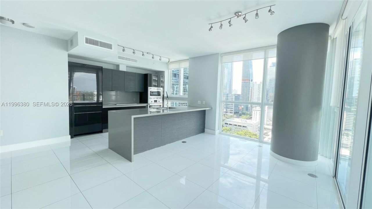 For Sale: $915,000 (2 beds, 2 baths, 1134 Square Feet)