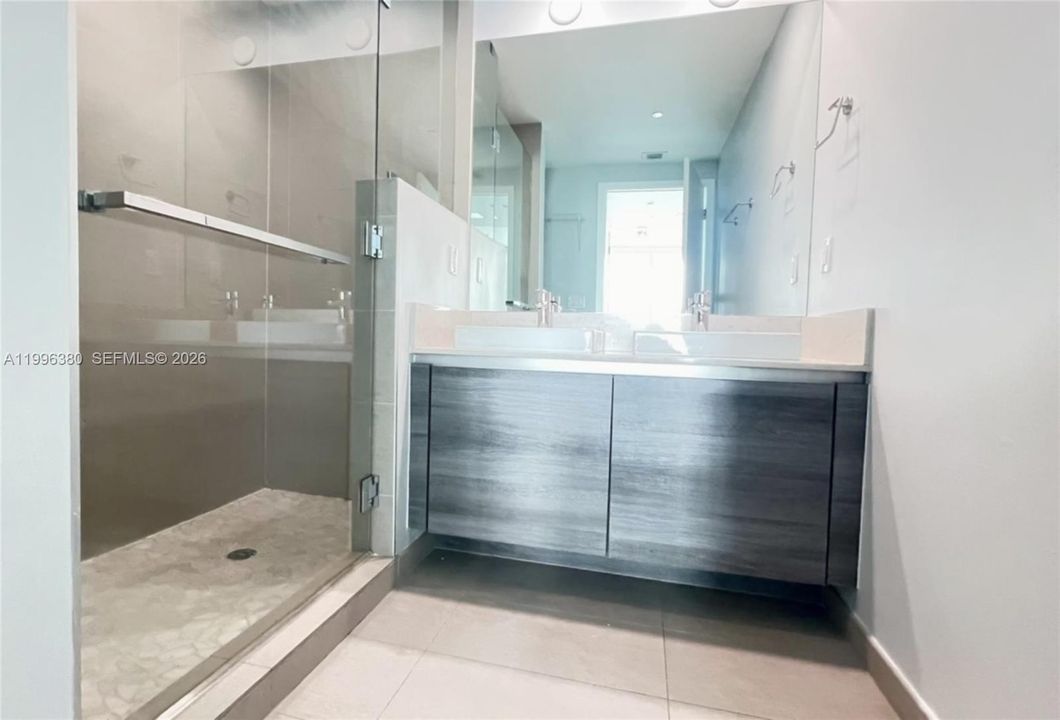 For Sale: $915,000 (2 beds, 2 baths, 1134 Square Feet)