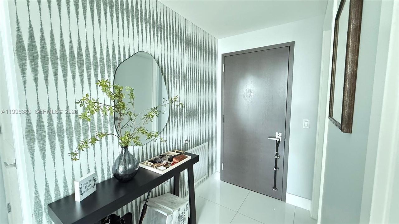 For Sale: $915,000 (2 beds, 2 baths, 1134 Square Feet)