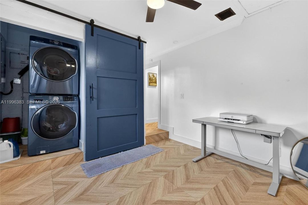 Recently Rented: $4,300 (3 beds, 2 baths, 1397 Square Feet)