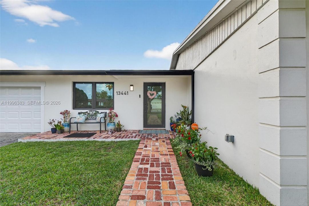 Recently Rented: $4,300 (3 beds, 2 baths, 1397 Square Feet)