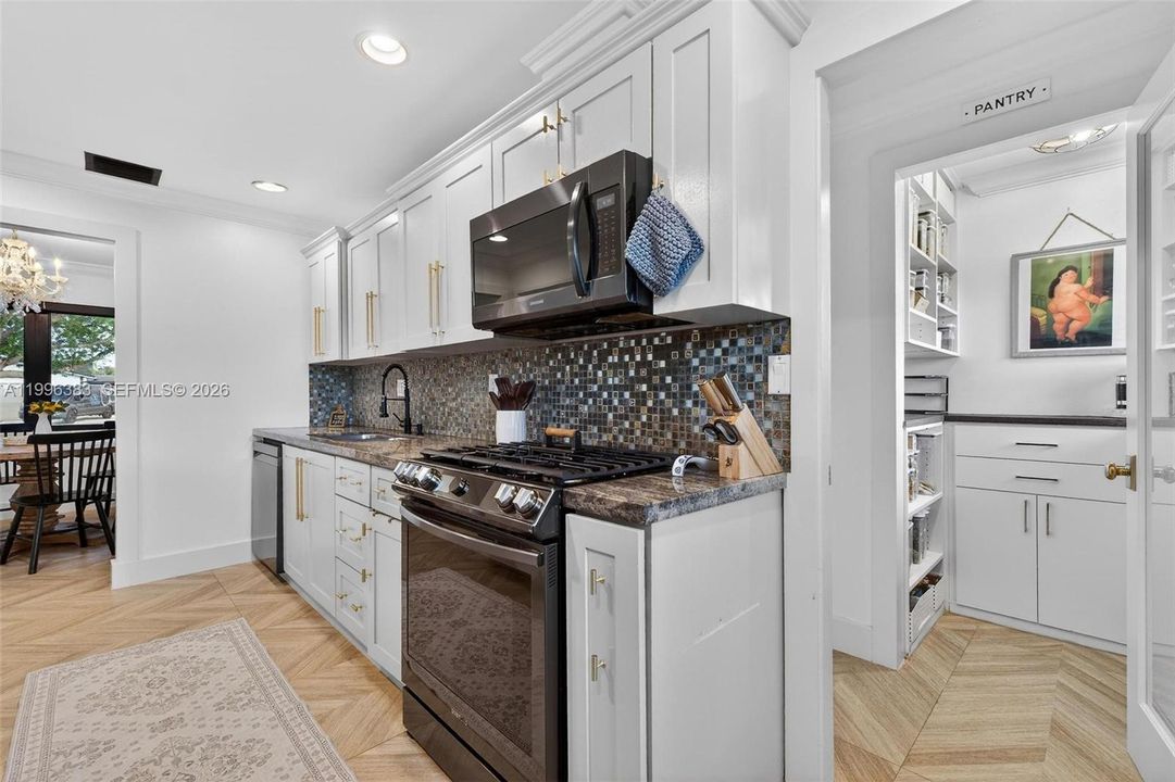 Recently Rented: $4,300 (3 beds, 2 baths, 1397 Square Feet)