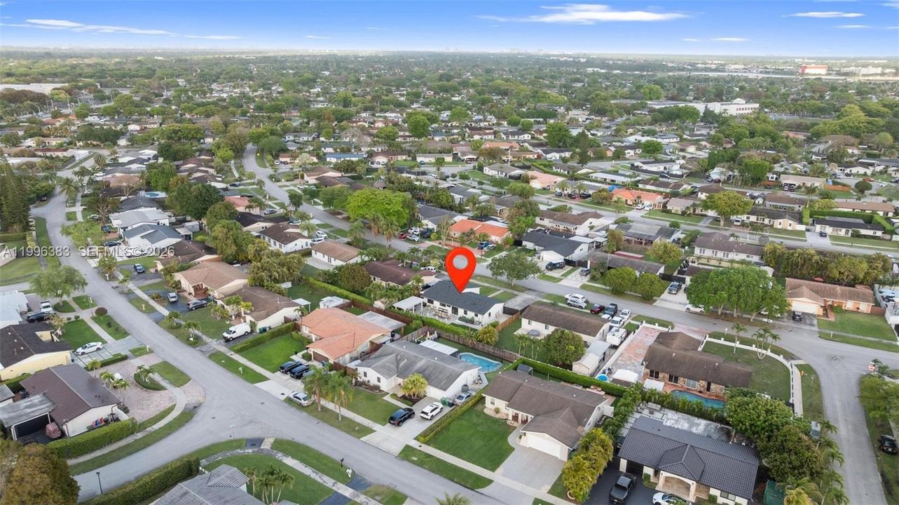 Recently Rented: $4,300 (3 beds, 2 baths, 1397 Square Feet)