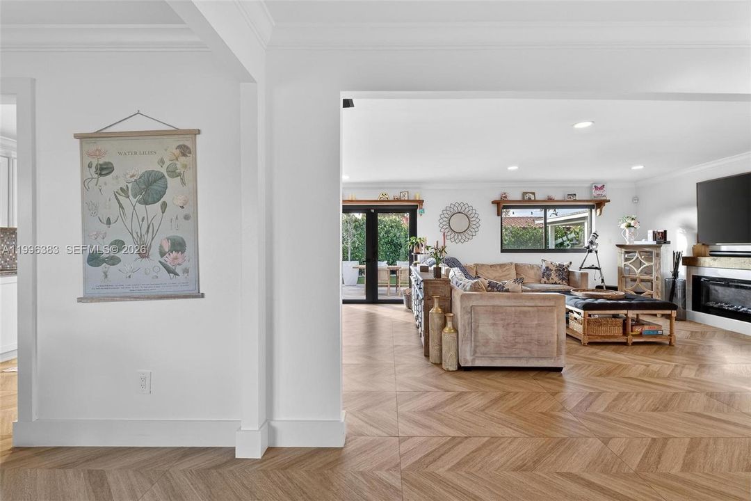 Recently Rented: $4,300 (3 beds, 2 baths, 1397 Square Feet)