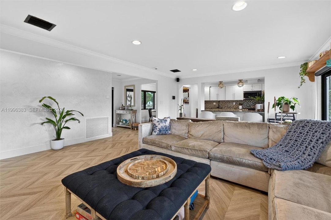 Recently Rented: $4,300 (3 beds, 2 baths, 1397 Square Feet)