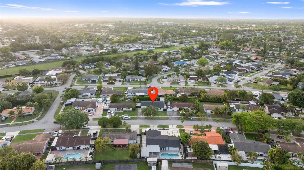 Recently Rented: $4,300 (3 beds, 2 baths, 1397 Square Feet)