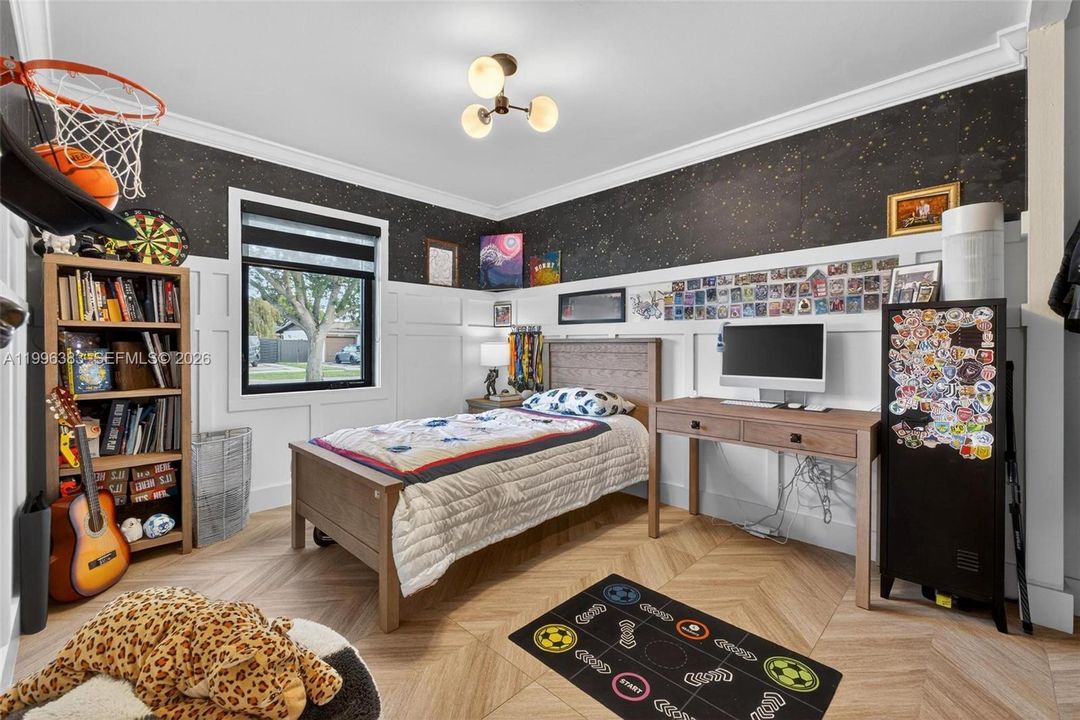 Recently Rented: $4,300 (3 beds, 2 baths, 1397 Square Feet)