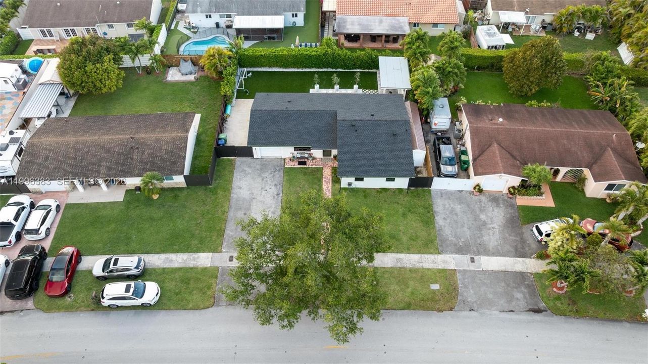 Recently Rented: $4,300 (3 beds, 2 baths, 1397 Square Feet)