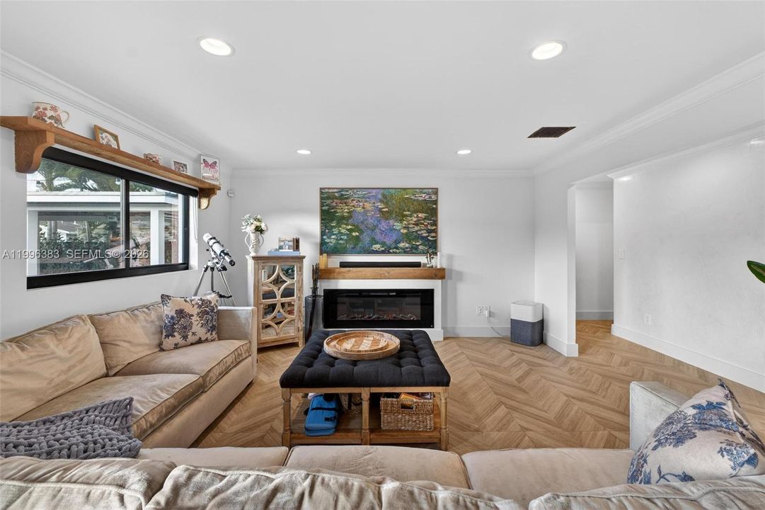 Recently Rented: $4,300 (3 beds, 2 baths, 1397 Square Feet)