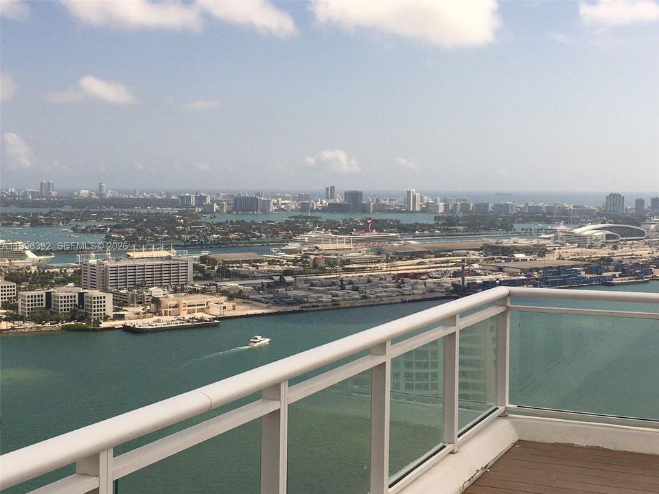 For Sale: $20,000,000 (4 beds, 4 baths, 4515 Square Feet)