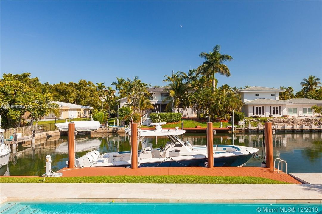 En Renta: $27,500 (4 camas, 3 baños, 4761 Pies cuadrados)