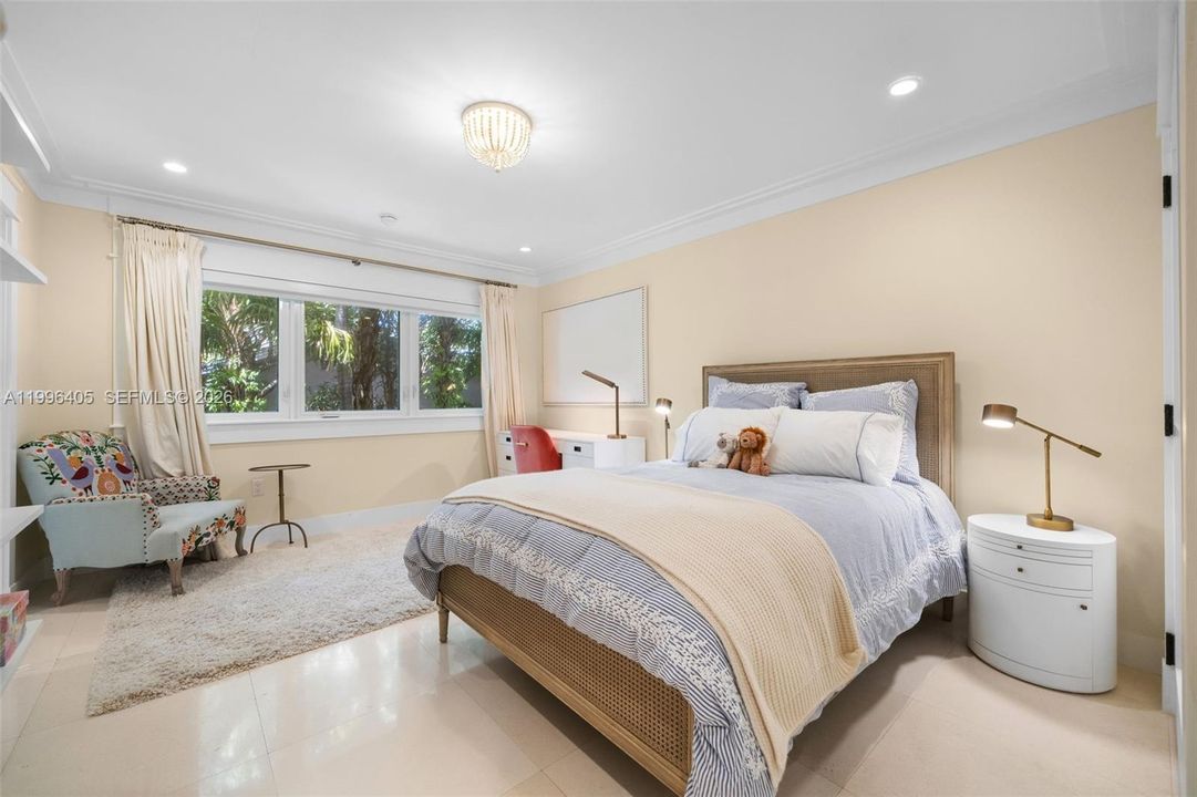 En Renta: $27,500 (4 camas, 3 baños, 4761 Pies cuadrados)