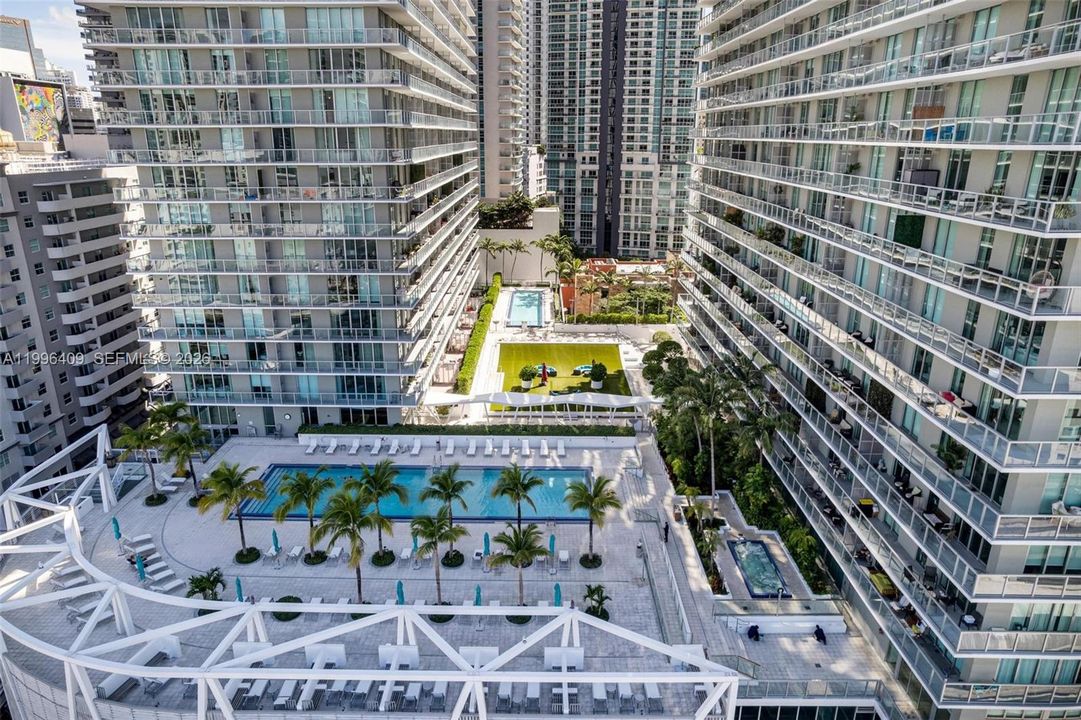 待售: $420,000 (1 贝兹, 1 浴室, 693 平方英尺)