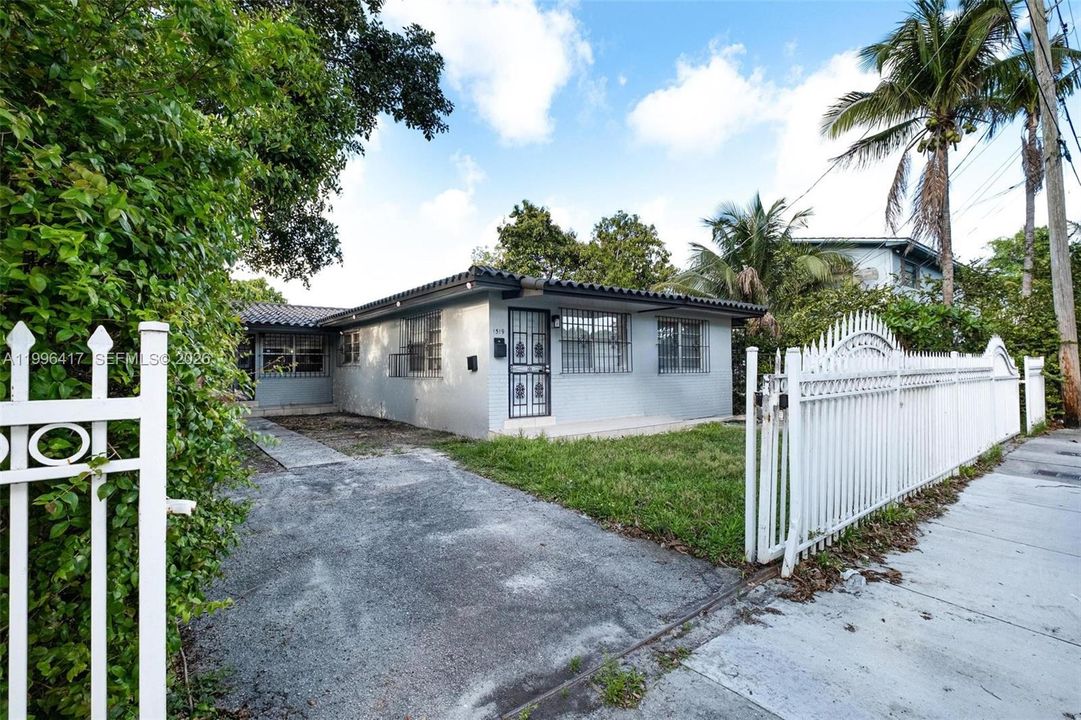 For Sale: $595,000 (0 beds, 0 baths, 1959 Square Feet)