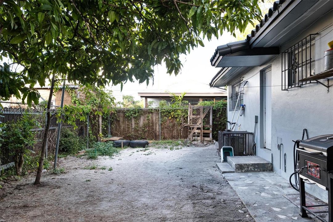 For Sale: $595,000 (0 beds, 0 baths, 1959 Square Feet)