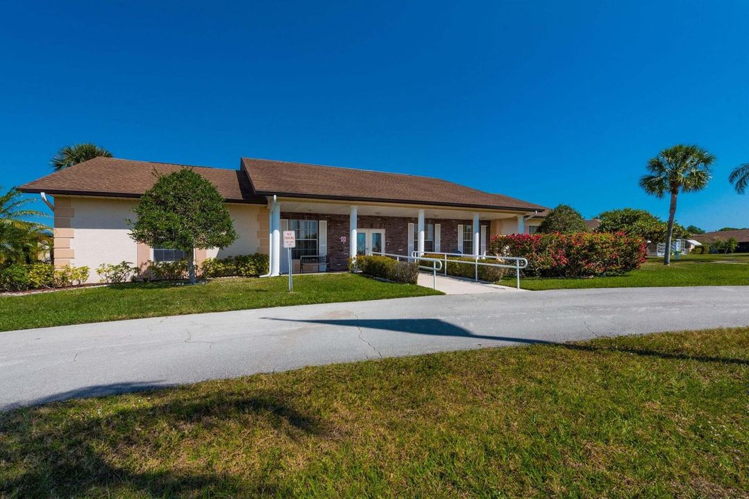 CLUBHOUSE
