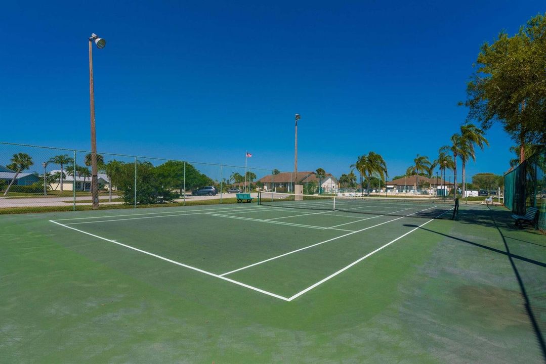 TENNIS