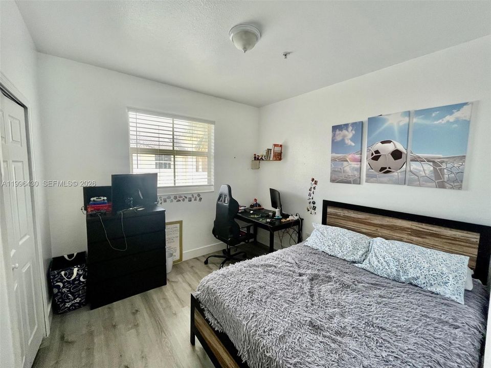 Active With Contract: $429,000 (3 beds, 2 baths, 1500 Square Feet)