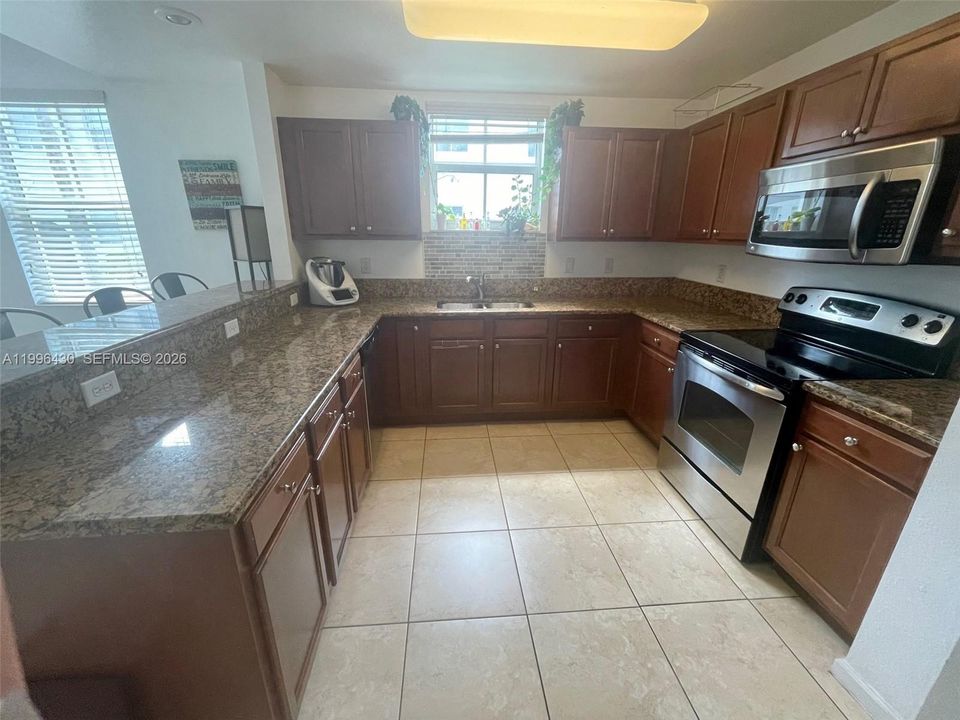 Active With Contract: $429,000 (3 beds, 2 baths, 1500 Square Feet)