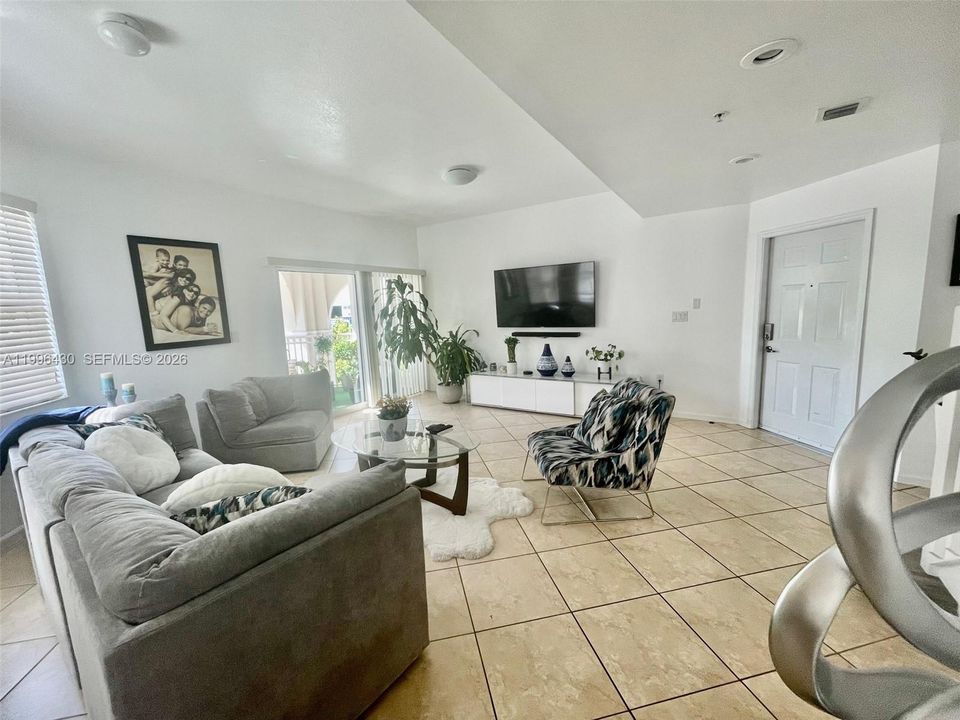 Active With Contract: $429,000 (3 beds, 2 baths, 1500 Square Feet)